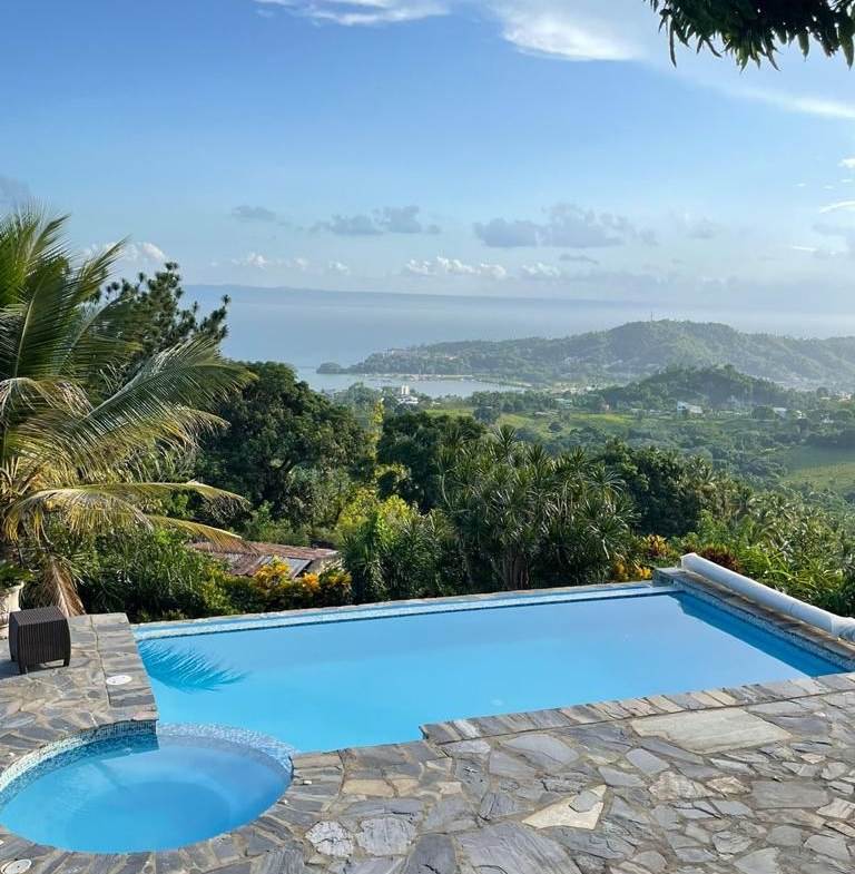 Villa de lujo con amplia finca en Villa Sombrero -Baní – Espacio, privacidad y potencial de inversión