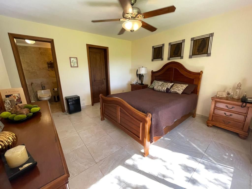 Villa de lujo con amplia finca en Villa Sombrero -Baní – Espacio, privacidad y potencial de inversión