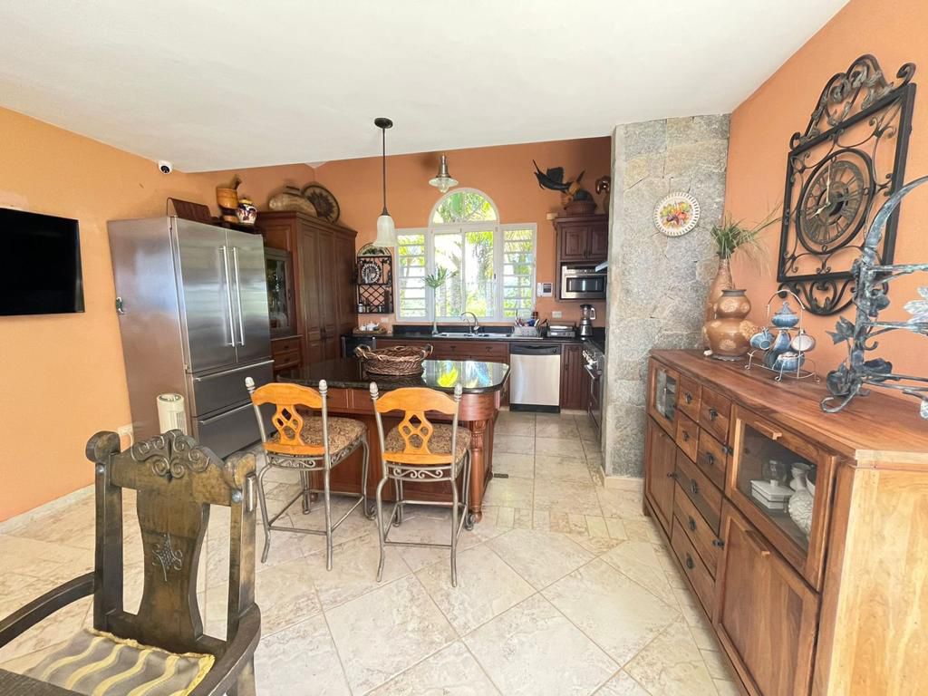 Villa de lujo con amplia finca en Villa Sombrero -Baní – Espacio, privacidad y potencial de inversión