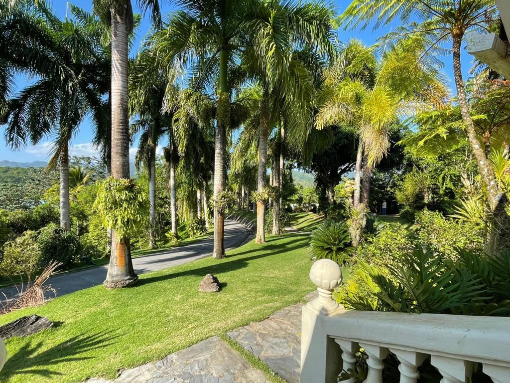 Villa de lujo con amplia finca en Villa Sombrero -Baní – Espacio, privacidad y potencial de inversión