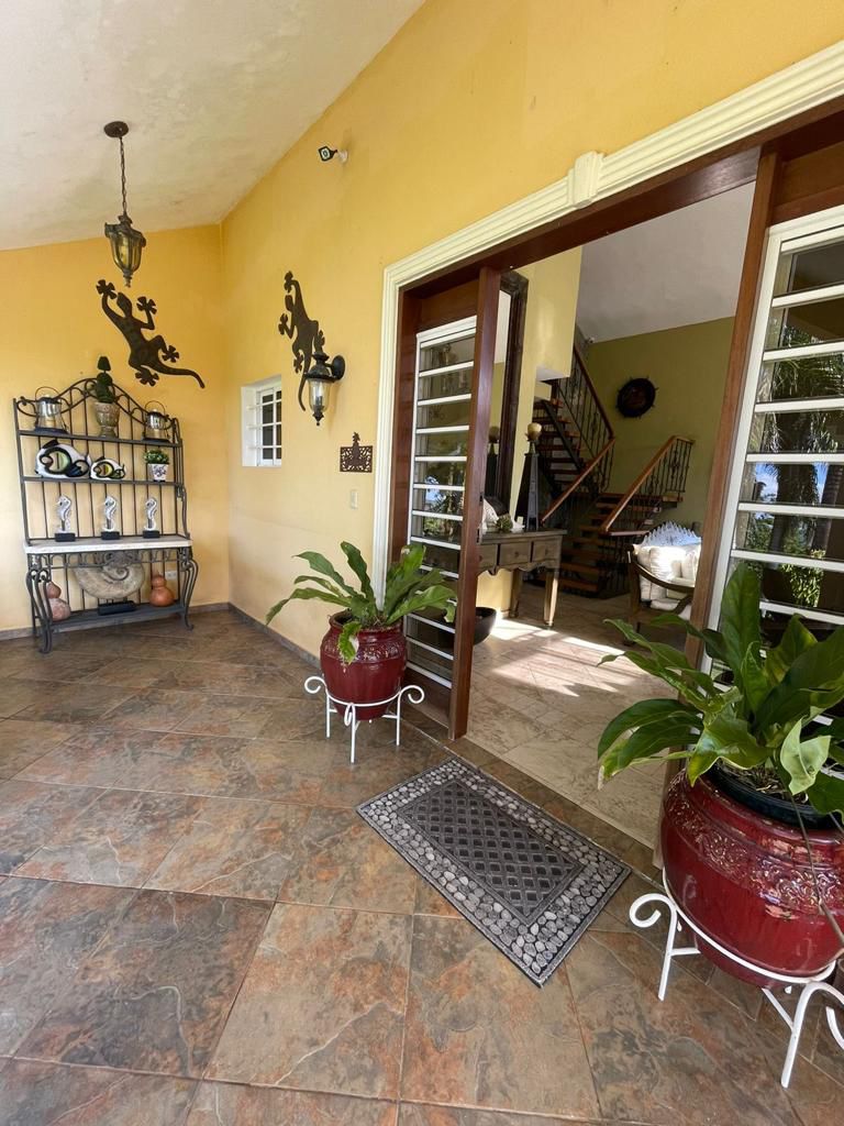 Villa de lujo con amplia finca en Villa Sombrero -Baní – Espacio, privacidad y potencial de inversión