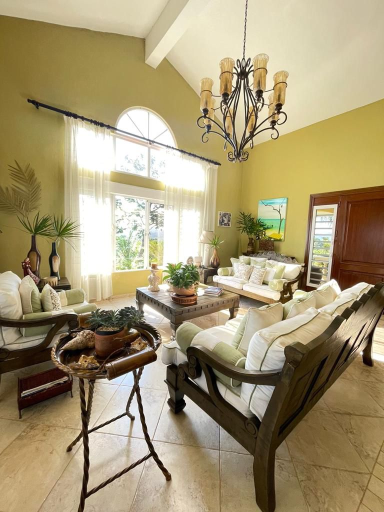 Villa de lujo con amplia finca en Villa Sombrero -Baní – Espacio, privacidad y potencial de inversión
