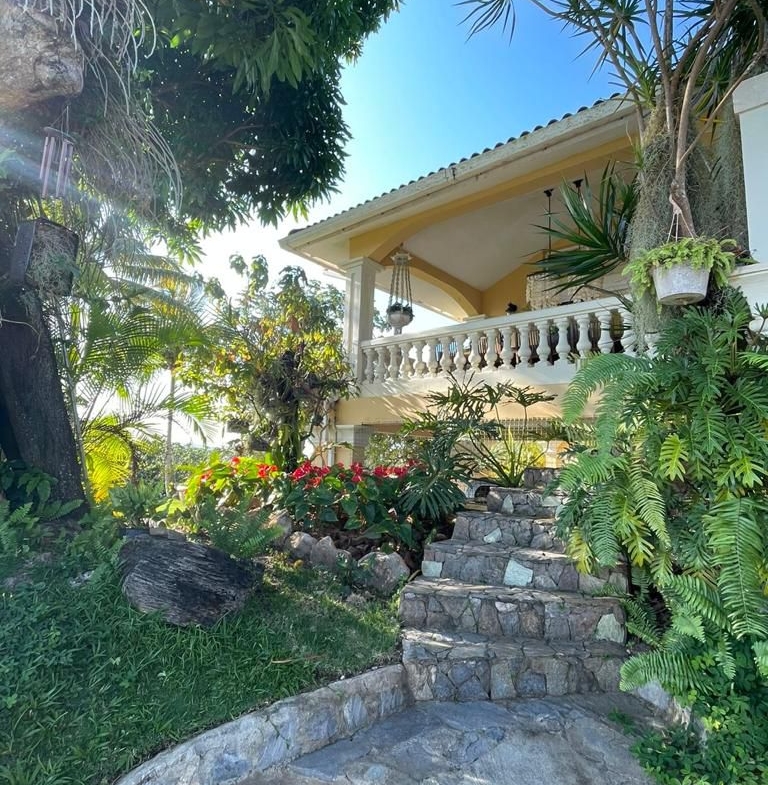 Villa de lujo con amplia finca en Villa Sombrero -Baní – Espacio, privacidad y potencial de inversión
