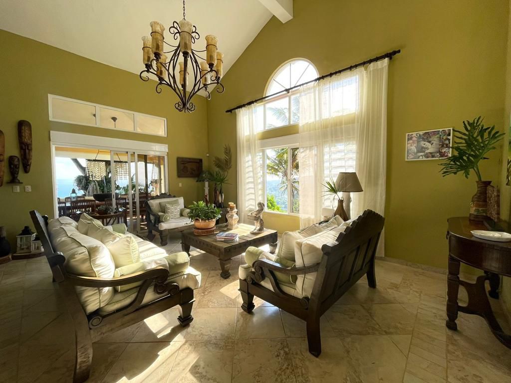 Villa de lujo con amplia finca en Villa Sombrero -Baní – Espacio, privacidad y potencial de inversión